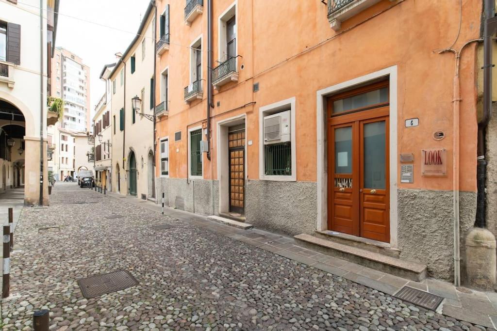 Enjoy Home - Appartamento Orologio, Piazza Dei Signori Padova Bagian luar foto