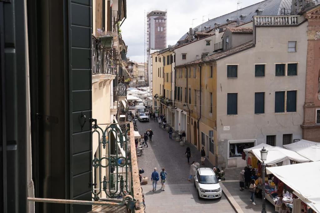 Enjoy Home - Appartamento Orologio, Piazza Dei Signori Padova Bagian luar foto