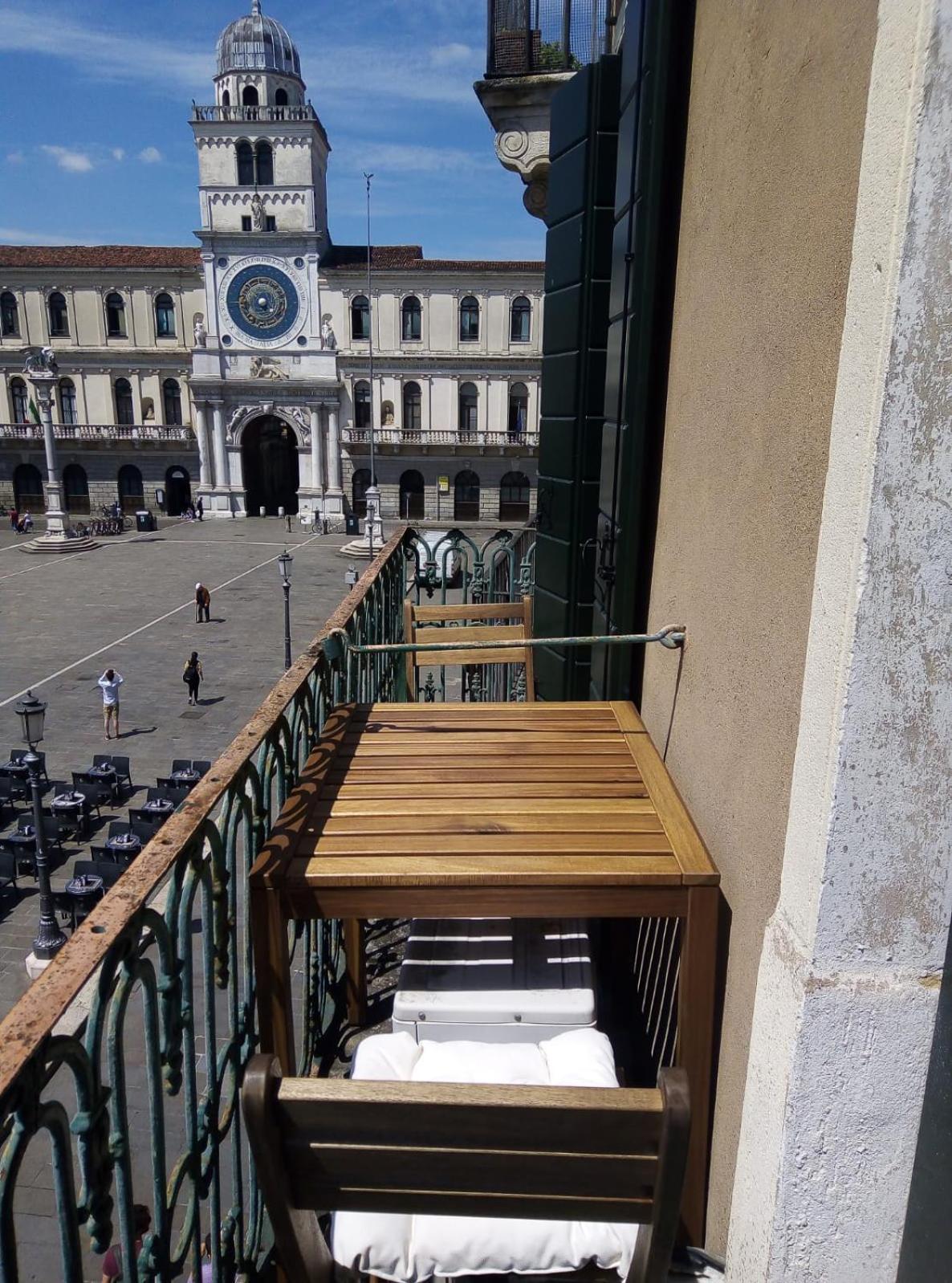 Enjoy Home - Appartamento Orologio, Piazza Dei Signori Padova Bagian luar foto